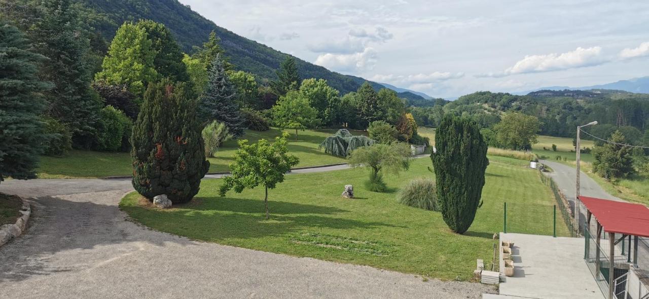 Gite Les 3 Lacs Chez Nath Ambleon 外观 照片
